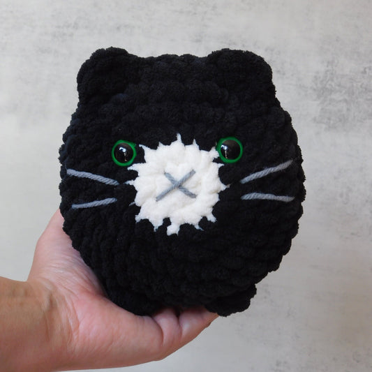 Tuxedo Loaf Cat - Crochet Amigurumi